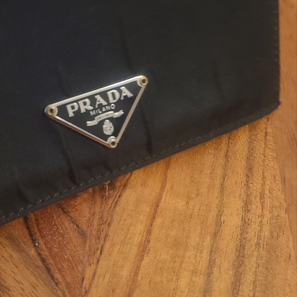 Prada Nylon and Saffiano Leather Black wallet with silver hardware authentic - Picture 4 of 11